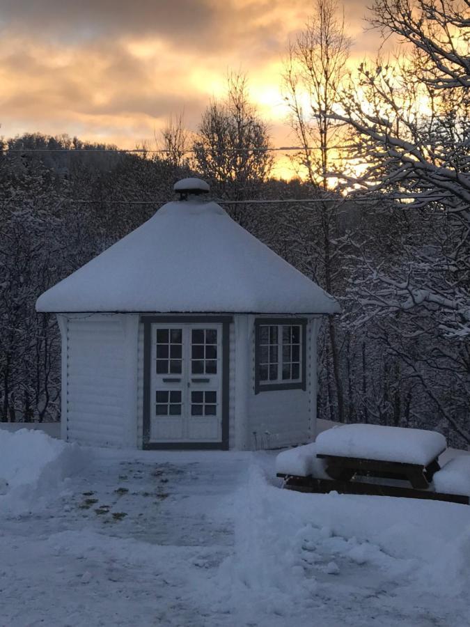 Heggelund Villa Svensby Buitenkant foto