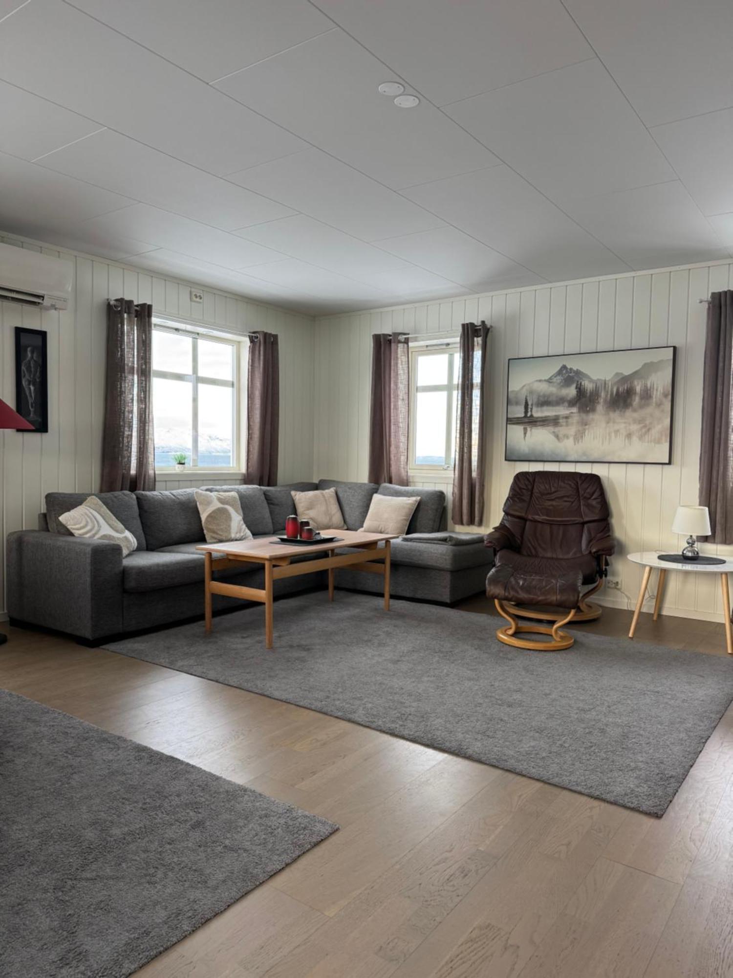 Heggelund Villa Svensby Buitenkant foto